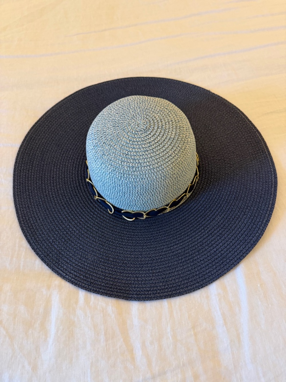surf style Two-Tone Wide Brim Straw Hat with Chain Trim - Light Blue & Navy